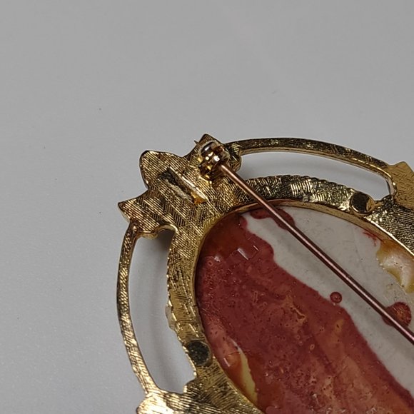 Vintage Oval Shaped Metal And Stone Brooch With Leaves - Picture 13 of 16